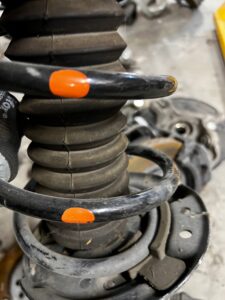 NOGA ZWROTNICA AMORTYZATOR PRZÓD PRAWY PRAWA RENAULT KADJAR 1.3 TCE