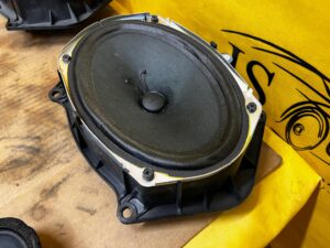 GŁOŚNIK DRZWI PRZÓD BOSE INFINITI Q70 Q60 QX56 QX80 G37 M35h M37 M56