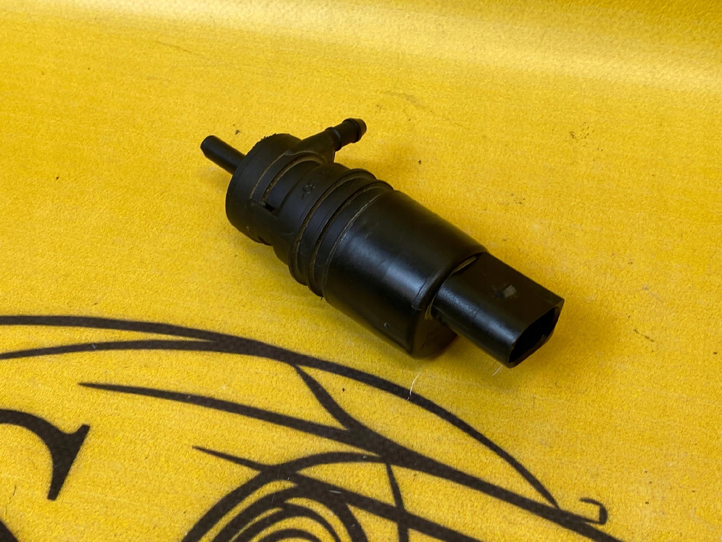 POMPKA PŁYNU SPRYSKIWACZY PORSCHE 911 997 3.8 GTS