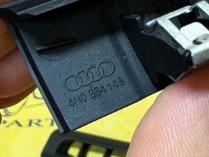 OSŁONA PLASTIK ZAŚLEPKA PRAWA AUDI A8 D5 4N