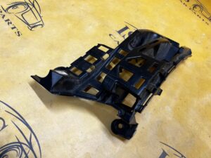 ŚLIZG MOCOWANIE WSPORNIK ZDERZAKA TYŁ LEWY PORSCHE MACAN 95B