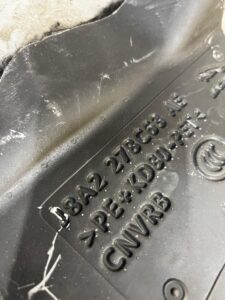 WYGŁUSZENIE BAGAŻNIKA RANGE ROVER VELAR L560