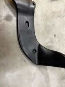 NAWIEW KANAŁ POWIETRZA PRAWY VOLKSWAGEN GOLF VIII HB