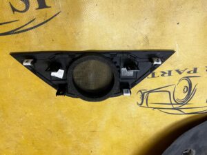 OSŁONA ZAŚLEPKA MASKOWNICA GŁOŚNIKA DESKI KONSOLI FOCAL PEUGEOT 3008 II