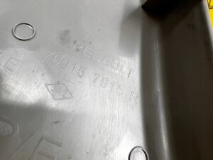 OSŁONA POSZYCIE SŁUPKA B ŚRODKOWEGO PRAWA PRAWE RENAULT ZOE I Z.E.