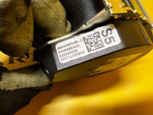 WYSTRZELONY PAS BEZPIECZEŃSTWA TYŁ PRAWY 2 RZĄD DACIA JOGGER EU