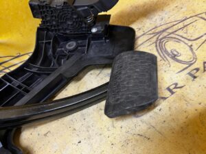 KOMPLET PEDAŁY PEDAŁ GAZU HAMULCA JEEP WRANGLER JL