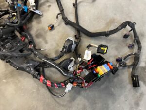 WIĄZKA INSTALACJA OKABLOWANIE SILNIKA RENAULT DACIA 1.5 BLUE DCI K9K U874