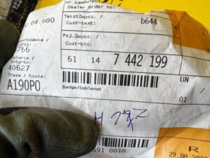 EMBLEMAT NAPIS ZNACZEK CARBON-CORE BMW 7 G11 G12 8 G16 M8 F91 F92 NOWY OEM