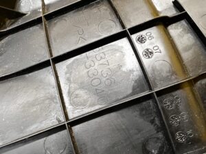 OSŁONA TAPICERKA DESKI KONSOLI PRAWA LEXUS RX 450H III 3 AL10