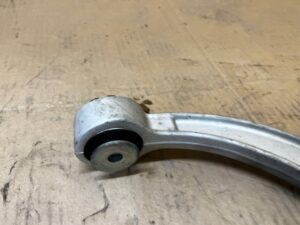 WAHACZ PRZÓD PRAWY GÓRNY MERCEDES GL X166