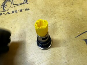 GNIAZDO ZAPALNICZKI PORT ŁADOWARKA BAGAŻNIKA FORD BRONCO 21-