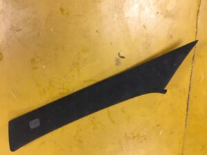 LEWA OSŁONA POSZYCIE SŁUPKA ALCANTARA INFINITI Q30