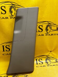 OSŁONA PLASTIK SŁUPKA PRAWA RANGE ROVER VOGUE L405