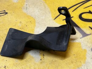 OSŁONA PLASTIK ZAŚLEPKA ALTERNATORA FORD ESCAPE MK4 1.5 EB