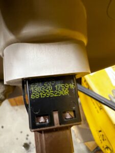 OSŁONA ZAŚLEPKA MASKOWNICA DESKI KOKPITU PRAWA RENAULT ZOE I Z.E.