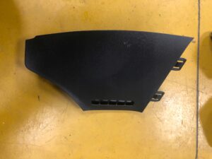 OSŁONA ZAŚLEPKA POKRYWA PRAWA NISSAN LEAF ZE0