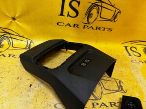 OSŁONA PLASTIK ZAŚLEPKA KRATKI NAWIEWU PORT USB BMW F40