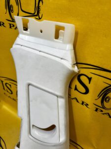 OSŁONA POSZYCIE TAPICERKA SŁUPKA B LEWA ALCANTARA AUDI A8 D4