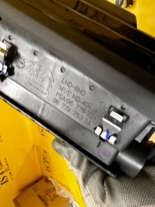 KRATKA NAWIEWU RAMKA PANEL DESKI KONSOLI CITROEN C4 GRAND PICASSO II EU