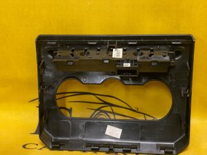 RAMKA PANELU KONSOLI PRZEŁĄCZNIKI DACIA DUSTER II