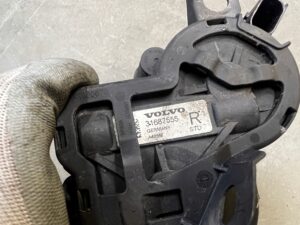 ZACISK HAMULCOWY ELEKTRYCZNY TYŁ PRAWY VOLVO XC90 II