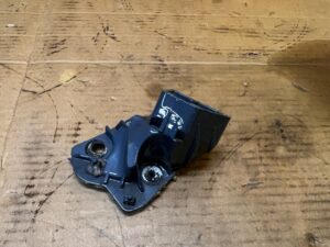 WSPORNIK SŁUPKA A PRZÓD LEWY FORD BRONCO 21- AZURE GREY PEARL