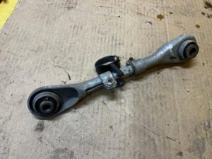 WAHACZ DRĄŻEK TYŁ TYLNY LEWY PRAWY PEUGEOT 508 I 2.0 HDI RXH 4HYBRID