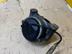 ŁAPA MOCOWANIE WSPORNIK PODUSZKA SILNIKA PORSCHE MACAN 95B 2.0 TFSI