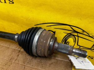 PÓŁOŚ PRZÓD PRZEDNIA PRAWY PRAWA PEUGEOT 3008 II 1.2 THP