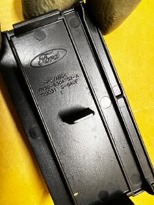 OSŁONA ZAŚLEPKA DESKI KONSOLI FORD MUSTANG VI