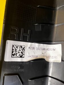 PLASTIK OSŁONA LISTWA PROGU SŁUPKA A PRZÓD PRAWY GŁOŚNIK FORD BRONCO 21-