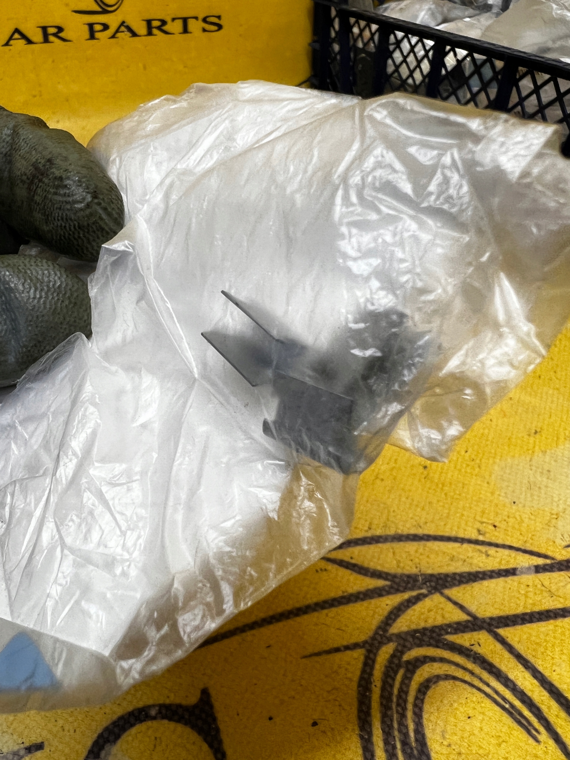 4 X KLAMRA MOCUJĄCA DYSZE NAWIEWU TYŁ BMW MINI NOWA OEM