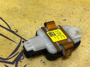 CZUJNIK SENSOR DESZCZU MERCEDES E-KLASA W213 KOMBI