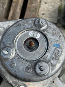 NOGA ZWROTNICA AMORTYZATOR MCPHERSON PRZÓD LEWY PEUGEOT 508 I 2.0 2.2 HDI