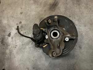 ZWROTNICA ZAWIESZENIE ZACISK TYŁ PRAWY MERCEDES C-KLASA W206 2WD RWD