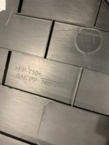 OSŁONA RĘCZNEGO TUNELU ŚRODKOWEGO NISSAN E-NV200