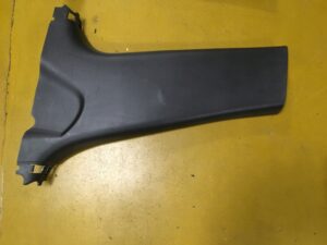 OSŁONA TAPICEKRA SŁUPKA B LEWA INFINITI Q70 M