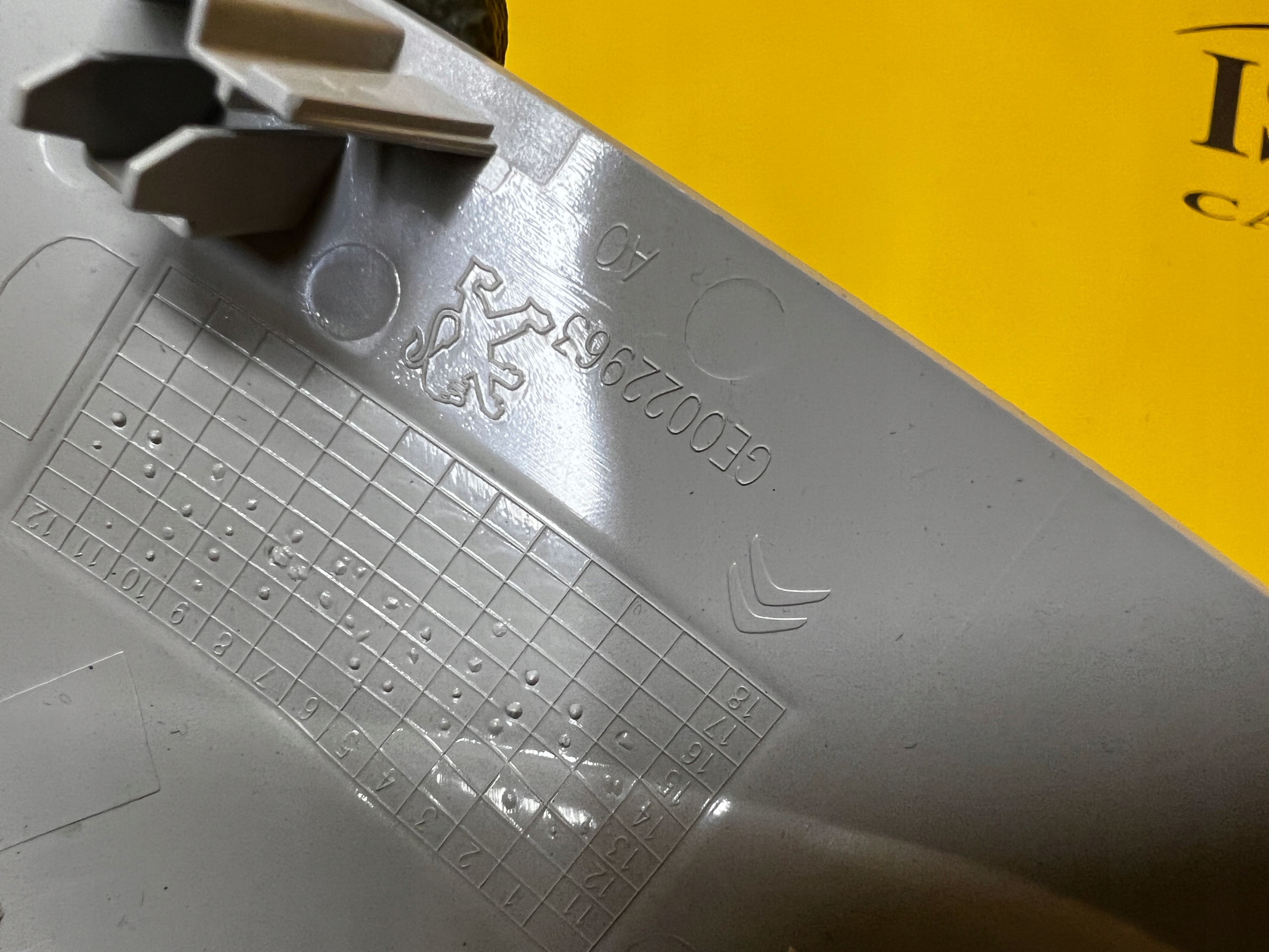 OSŁONA OBUDOWA LUSTERKA WSTECZNEGO WEWNĘTRZNEGO CITROEN C4 GRAND PICASSO II
