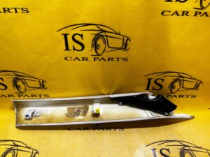 OSŁONA POSZYCIE SŁUPKA A PRZÓD LEWA LEWE RANGE ROVER L405