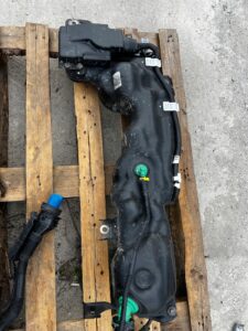 ZBIORNIK BAK WLEW POMPA ADBLUE TOYOTA HILUX VIII 2020 2.4D