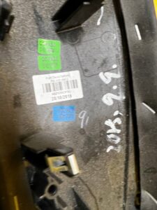 OSŁONA LISTWA DEKOR KONSOLI DESKI SKÓRA PRAWY INFINITI Q30 EU