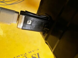 WNĘKA SCHOWEK KONSOLI DESKI PORT GNIAZDO USB BMW X5 E70 X6 E71 LHD