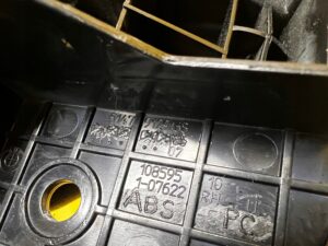 PROWADNICA PASA BEZPIECZEŃSTWA PRZÓD PRAWY PRAWA BMW X6 E71