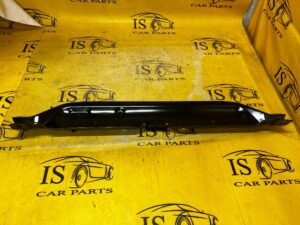 OSŁONA PRZECIWDESZCZOWA TYLNY CENTRALNY ELEMENT RAMY RANGE ROVER VELAR L560