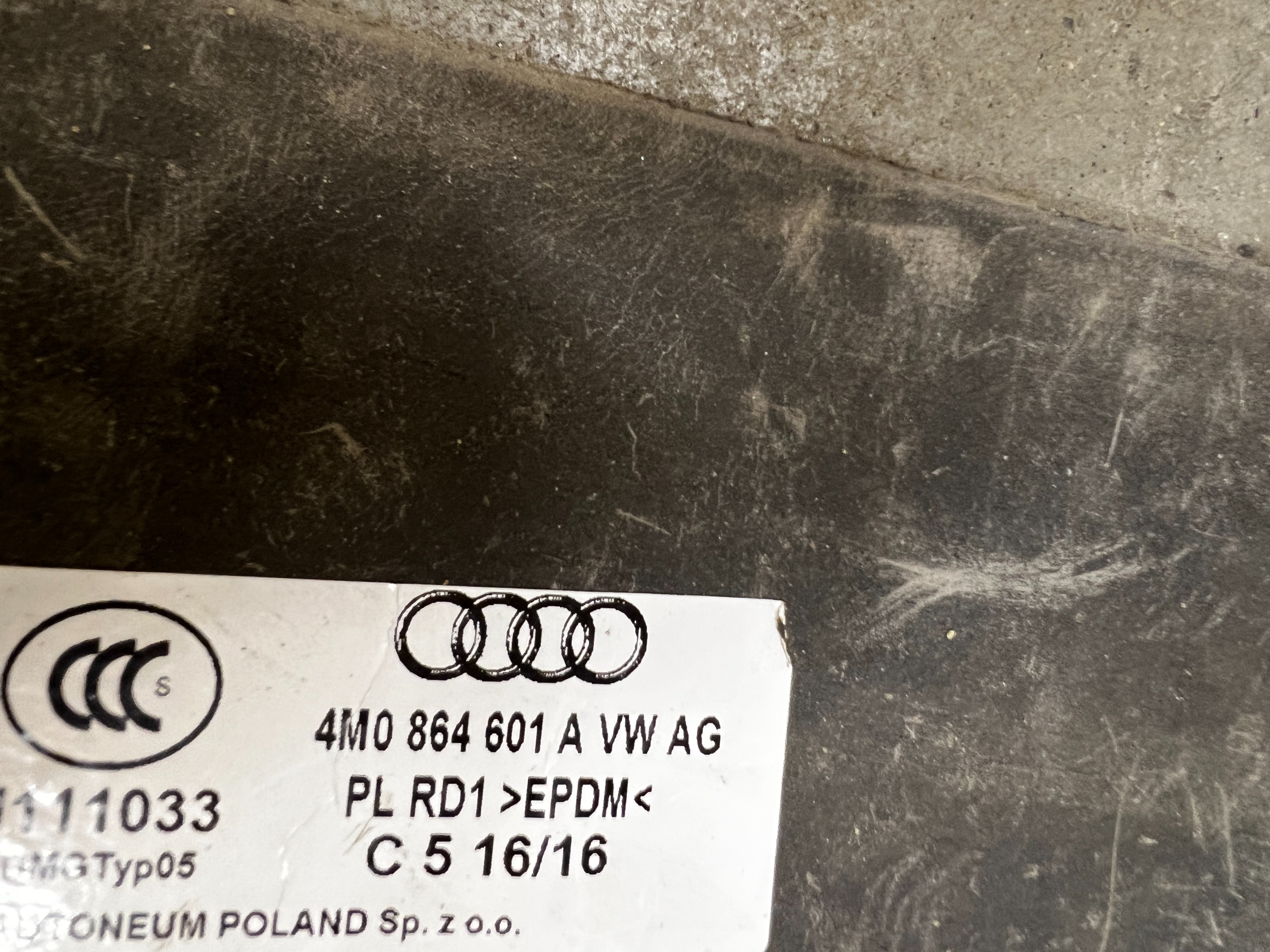 MATA WYGŁUSZENIE LEWY PRZÓD AUDI Q7 4M 4M0864601
