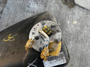 ZBIORNIK BAK POMPA PALIWA PRAWY CHEVROLET CORVETTE C5 97-04