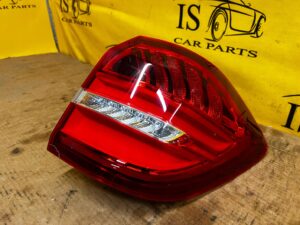 LAMPA W BŁOTNIK TYŁ TYLNA PRAWY PRAWA LED MERCEDES GLS X166 USA