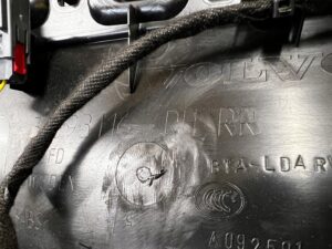 TAPICERKA BOCZEK DRZWI TYŁ PRAWY VOLVO XC90 II EU