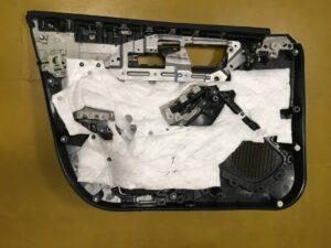 BOCZEK TAPICERKA DRZWI PRAWY PRZÓD INFINITI Q30